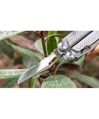 Swiss Tech 20-in-1 Multitool Pense Testere Elmas Eğe AUS-8 Bıçak Kamp El Aleti